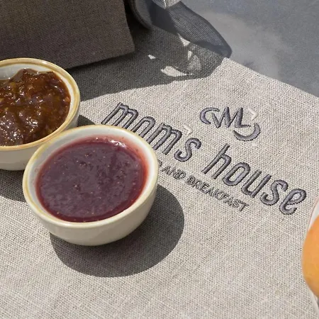 Alojamento de Acomodação e Pequeno-almoço Mom'S Villa *