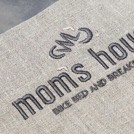 Mom'S Villa